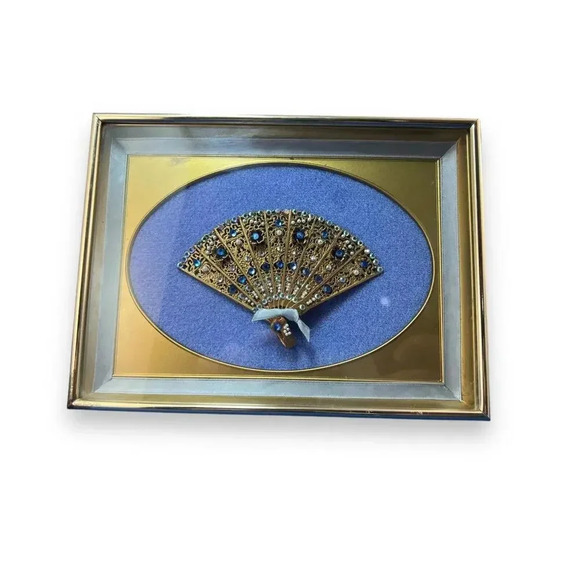 VINTAGE ANTIQUE MINIATURE BRASS FAN GOLD SHADOW BOX PEARLS LACE BLUE RIBBON - Picture 1 of 9